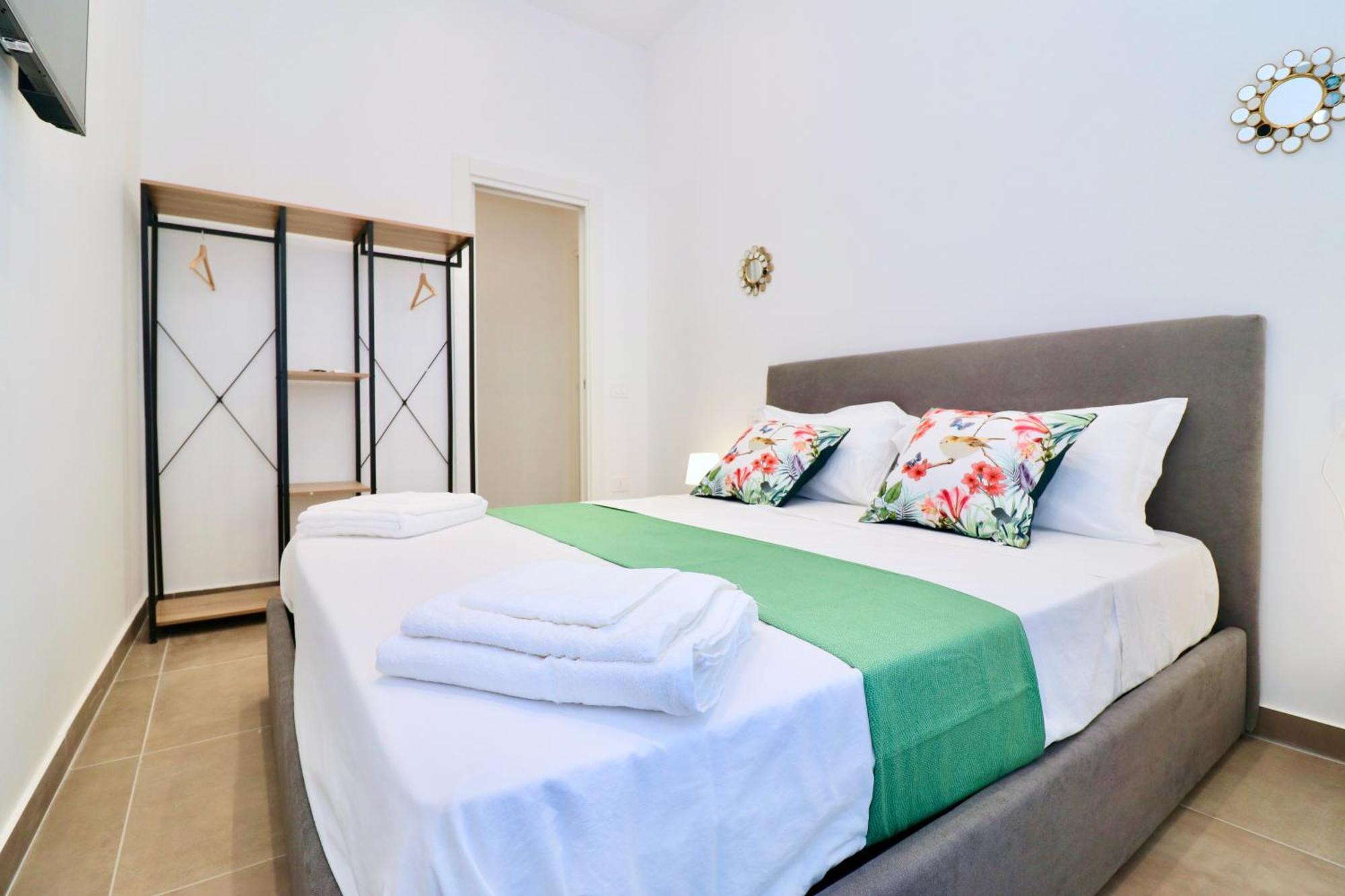 Airport Guest Houses Naples Exterior photo